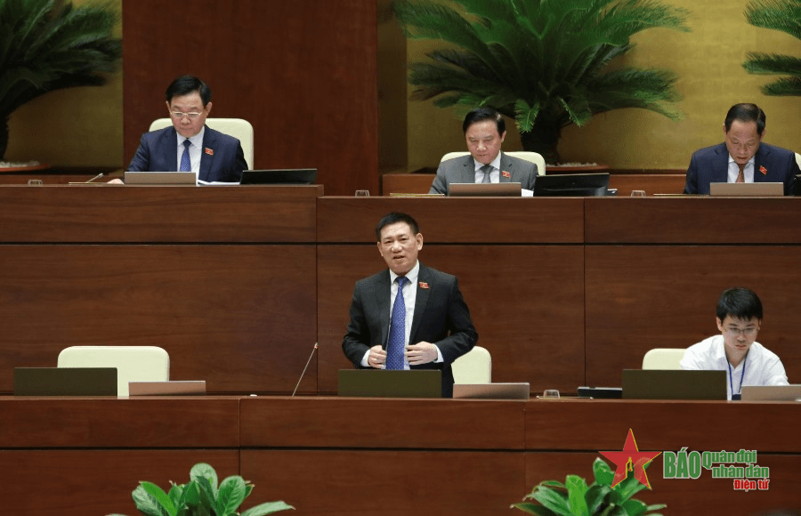 Bộ trưởng Bộ Tài chính trả lời chất vấn về giải pháp lành mạnh thị trường chứng khoán