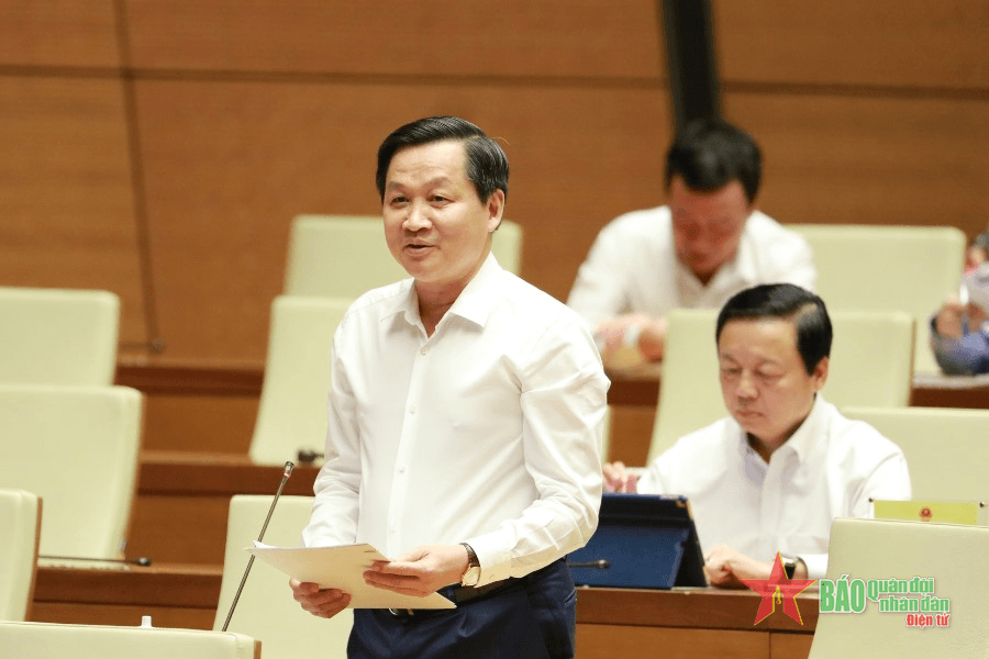 Phó thủ tướng Lê Minh Khái nói về giải pháp bình ổn giá xăng dầu, giá sách giáo khoa