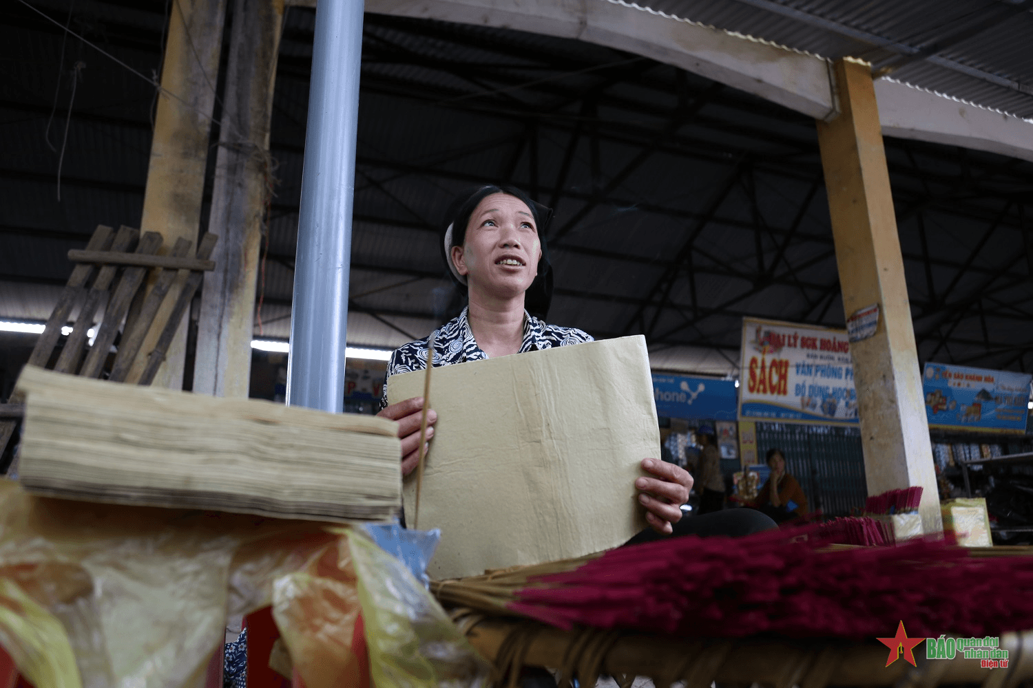 Nghề làm giấy bản của người Nùng