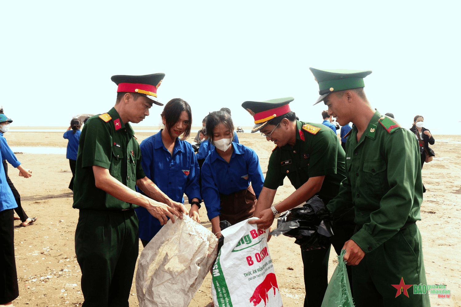 Xây dựng "thế trận lòng dân" vững chắc