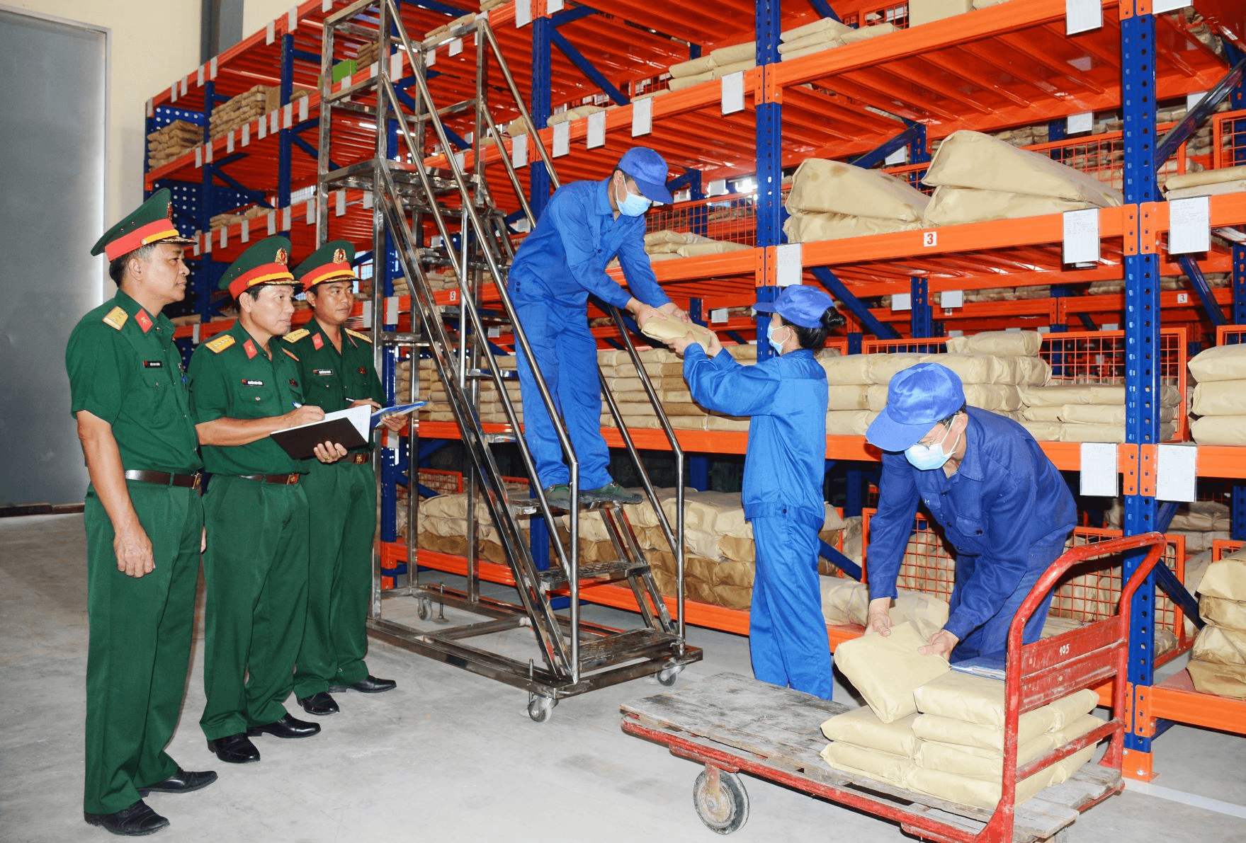 Đoàn kết, sáng tạo, thi đua nâng cao chất lượng công tác chuyên môn