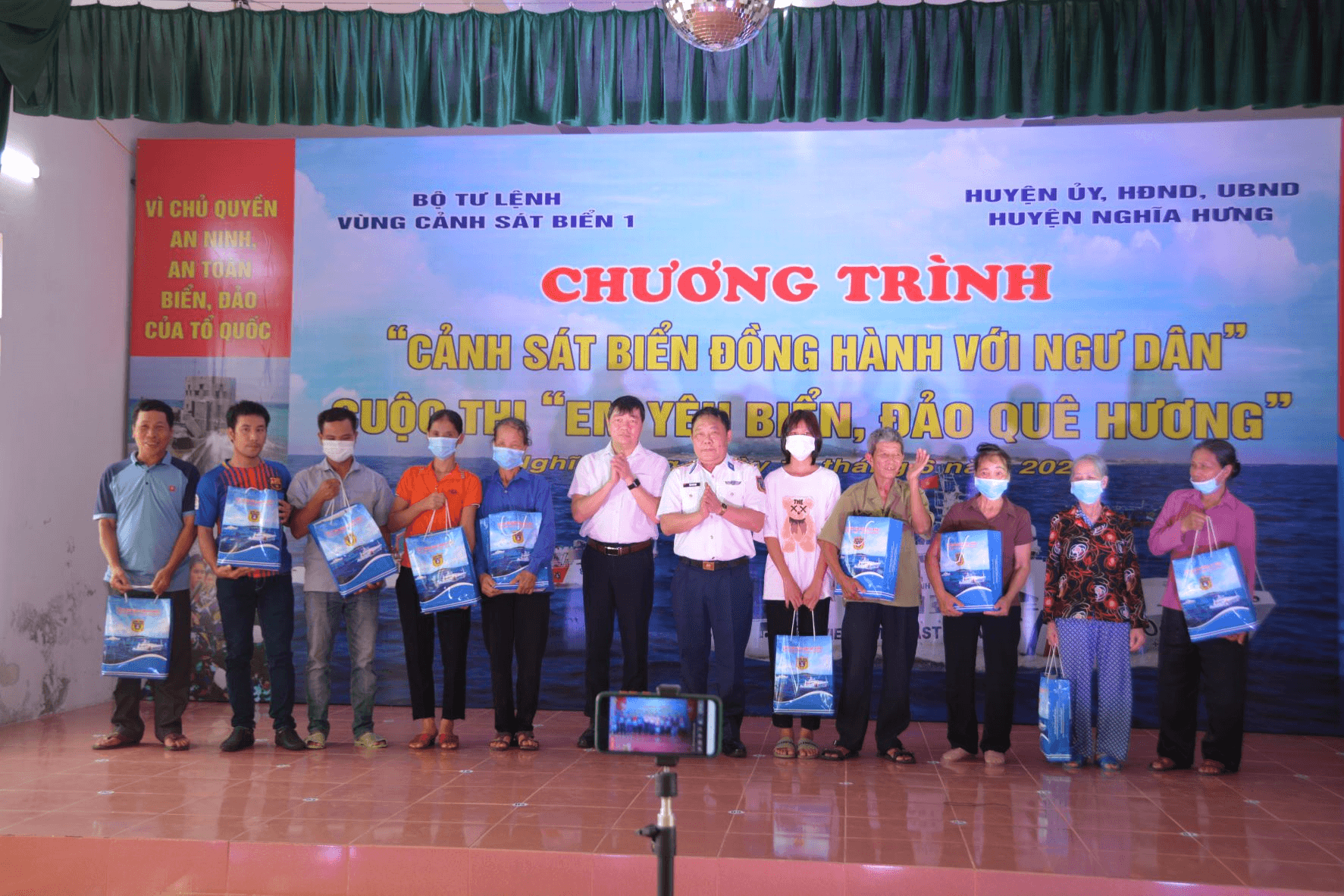 Giúp ngư dân Nghĩa Hưng vững tin vươn khơi