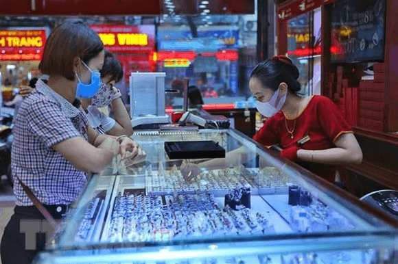 Vàng tăng giá nhẹ, giữ ngưỡng hơn 68 triệu đồng/ lượng bán ra