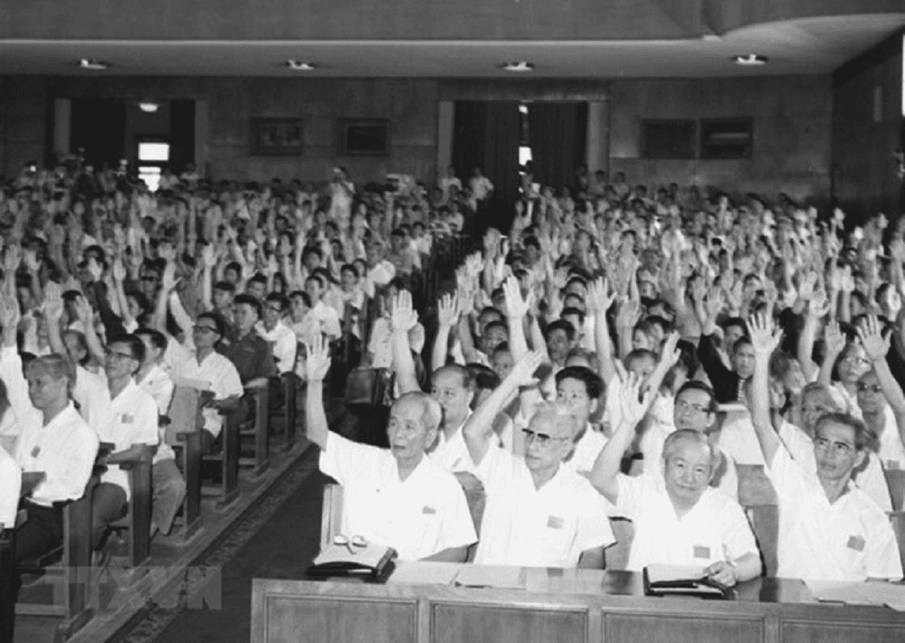 Ngày 2-7-1976: Quốc hội quyết nghị lấy tên nước là Cộng hòa Xã hội chủ nghĩa Việt Nam