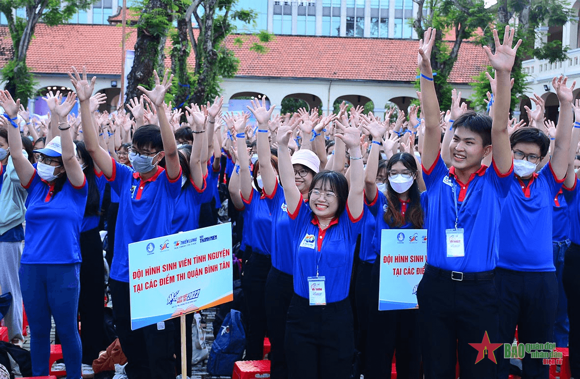 Hơn 18.000 lượt sinh viên tình nguyện tại TP Hồ Chí Minh tham gia tiếp sức mùa thi