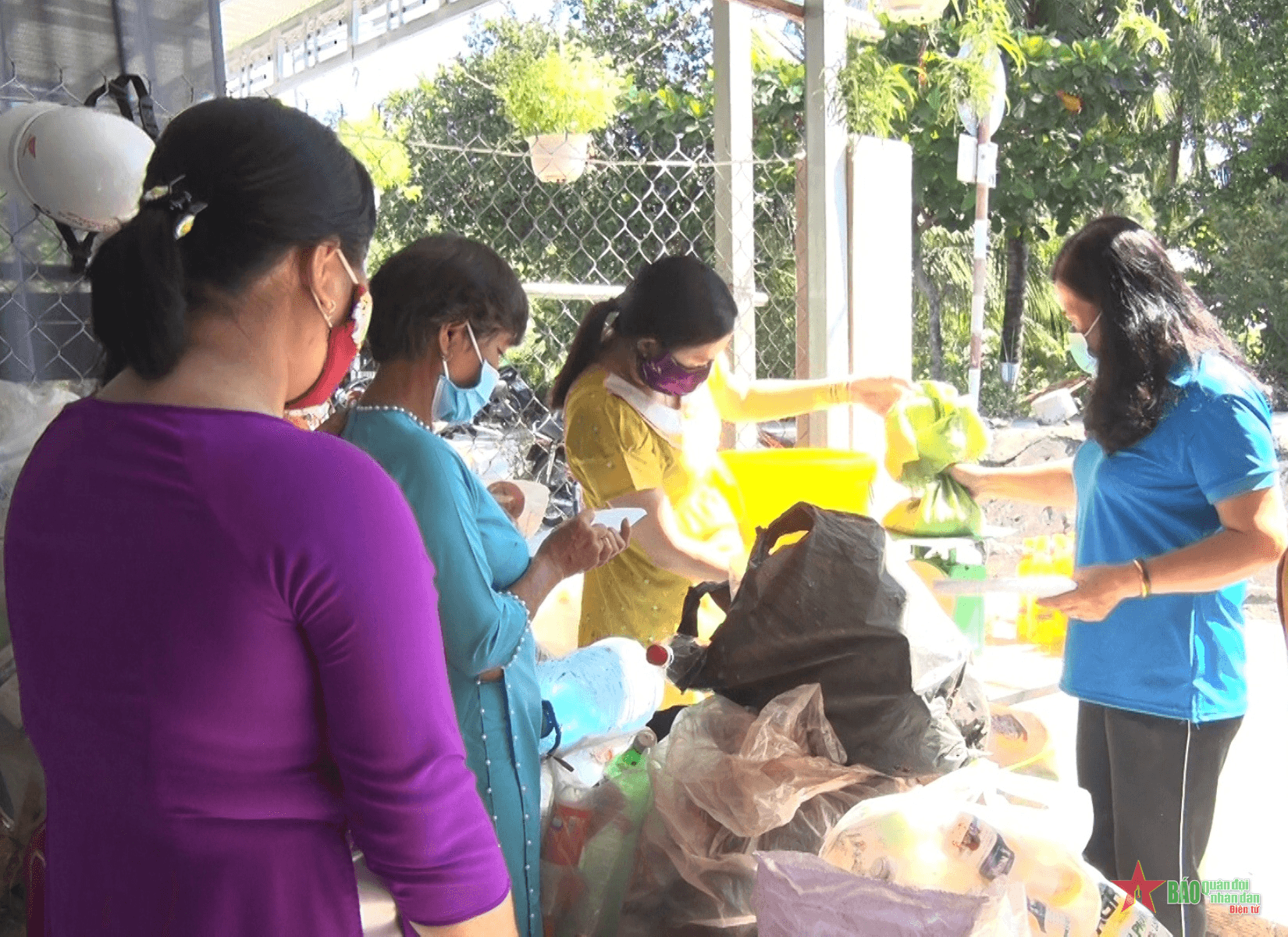Mô hình thiết thực của phụ nữ xã Tham Đôn