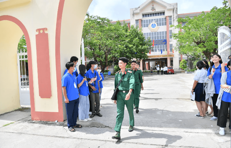 Khi chiến sĩ đi thi
