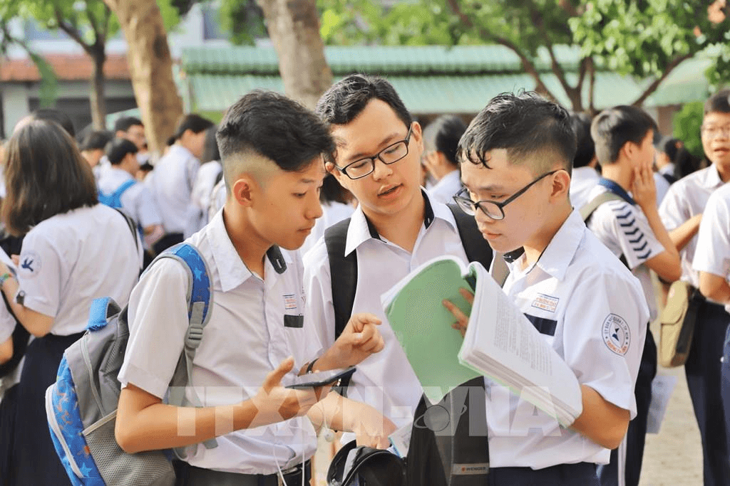Hà Nội công bố điểm chuẩn trúng tuyển vào lớp 10 công lập năm học 2022-2023