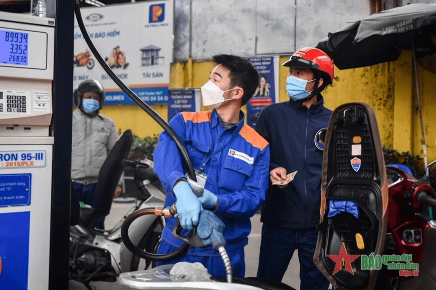 Từ 0 giờ đêm nay, 11-7, giá xăng giảm còn 29.675 đồng/lít