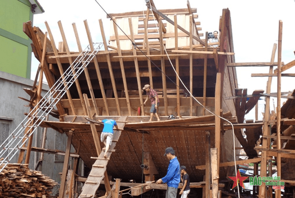 Đồng bào Công giáo chung sức xây dựng quê hương