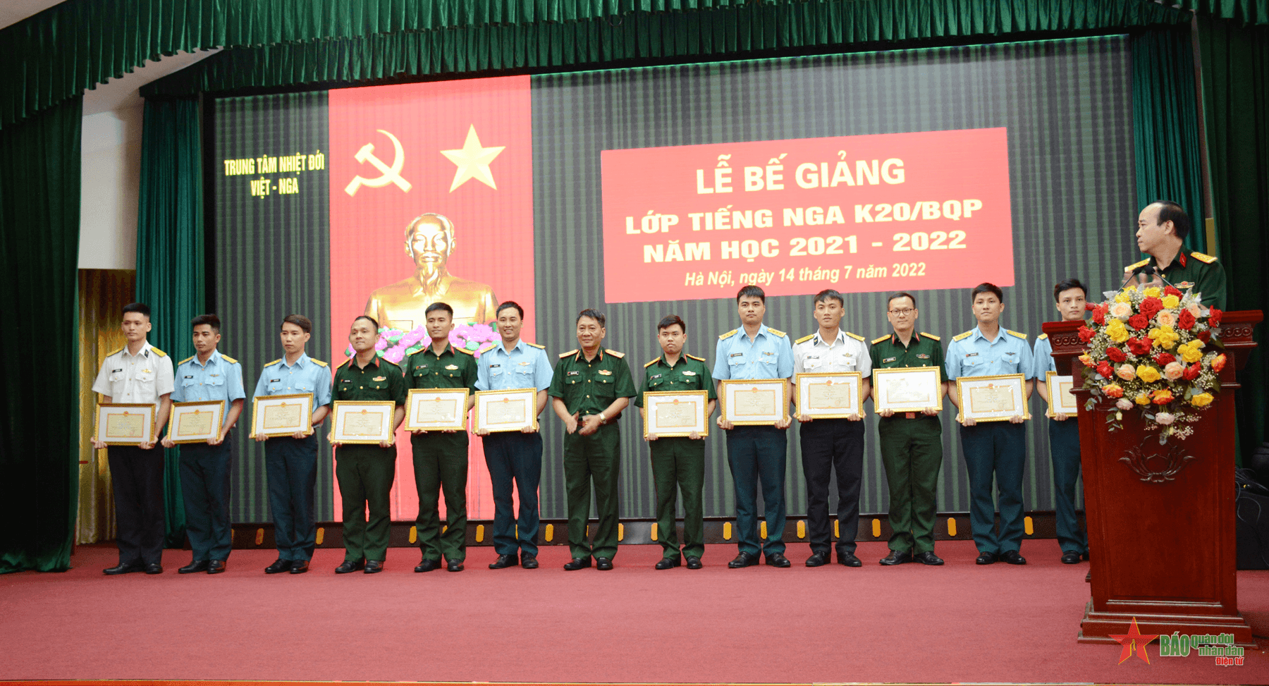 Lễ bế giảng Lớp tiếng Nga K20/Bộ Quốc phòng, năm học 2021-2022
