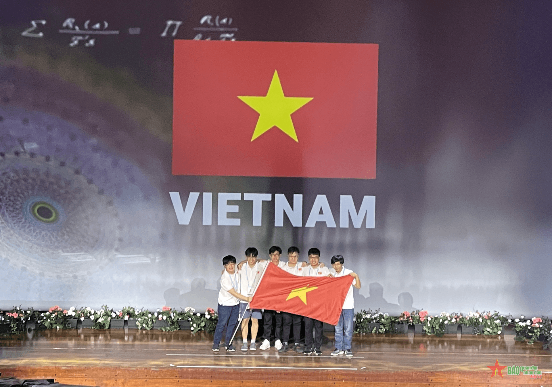 6/6 học sinh Việt Nam đoạt huy chương Olympic Toán học quốc tế