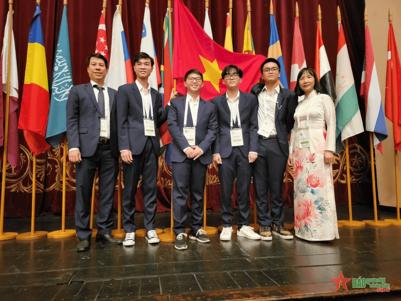 4/4 học sinh Việt Nam dự thi Olympic Sinh học quốc tế đều đoạt giải