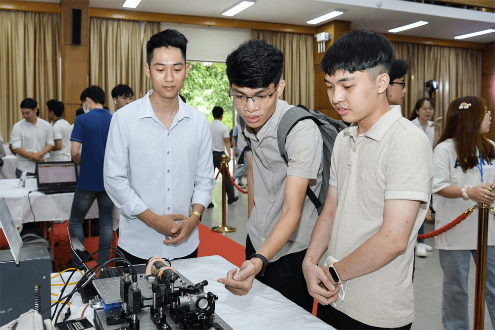Gắn nghiên cứu khoa học với các “bài toán” cuộc sống