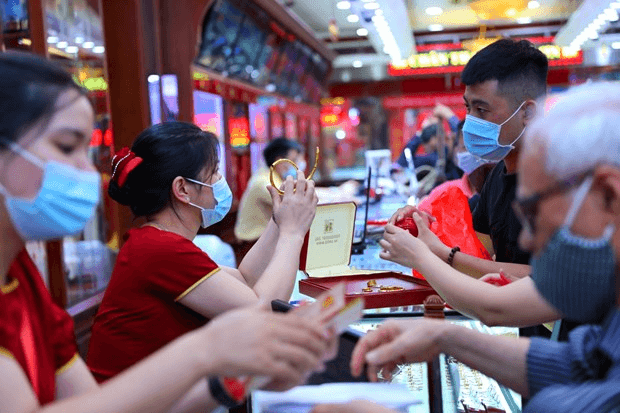 Vàng tăng, giảm trái chiều sau phiên giảm sốc