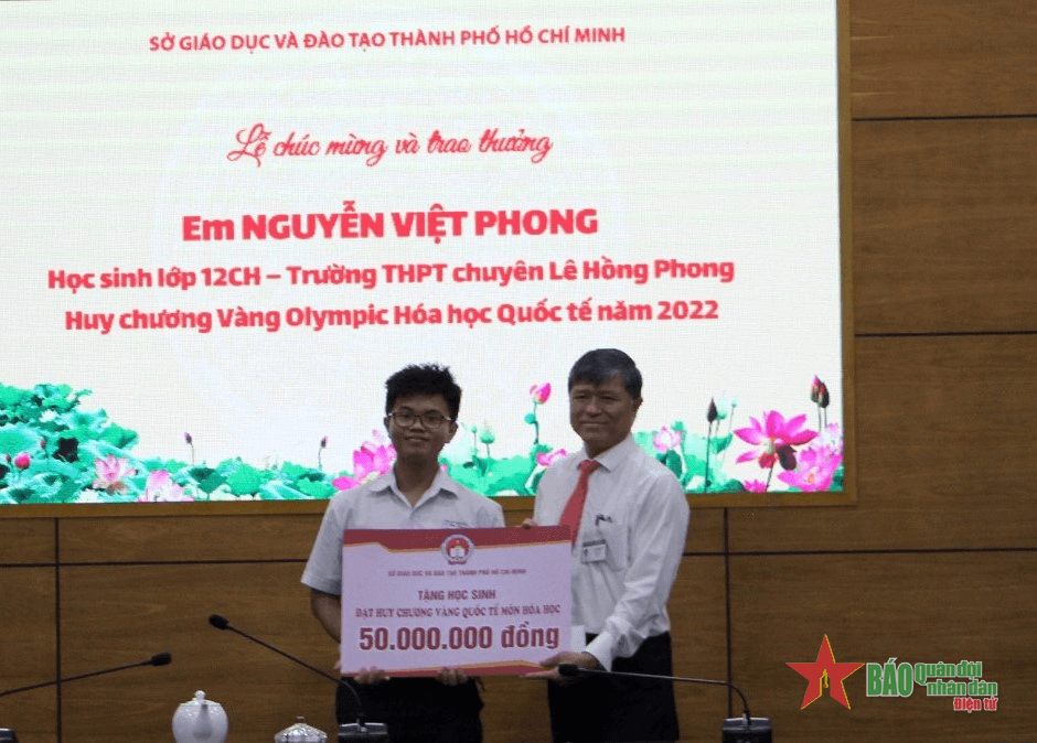 TP Hồ Chí Minh khen thưởng học sinh đạt Huy chương Vàng Olympic Hóa học quốc tế