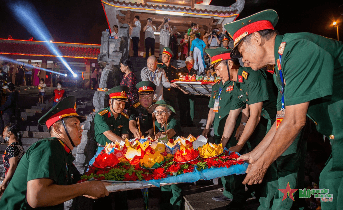 Thắp sáng đài lửa tri ân