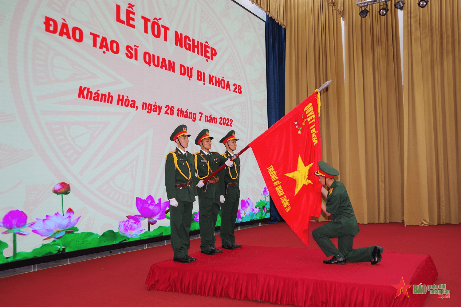 Trường Sĩ quan Thông tin tổ chức Lễ tốt nghiệp đào tạo sĩ quan dự bị Khóa 28