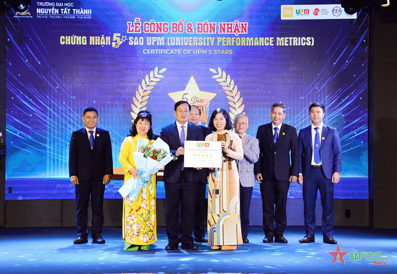 Trường đại học ngoài công lập đầu tiên đạt chứng nhận 5 sao của UPM