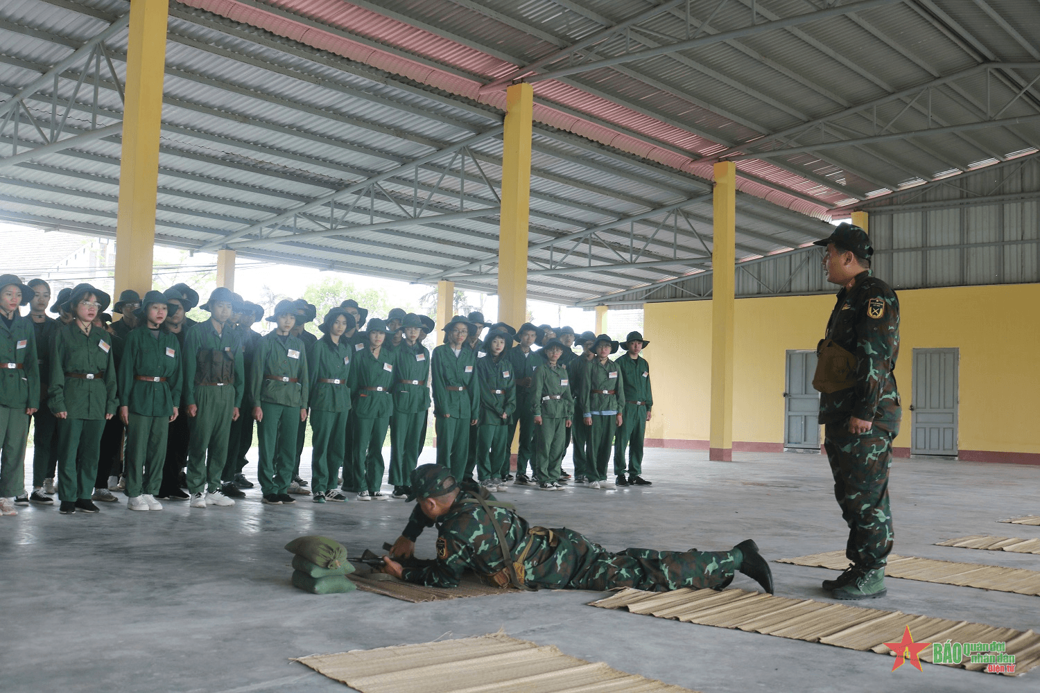 Đa dạng hình thức giáo dục kiến thức quốc phòng và an ninh cho sinh viên