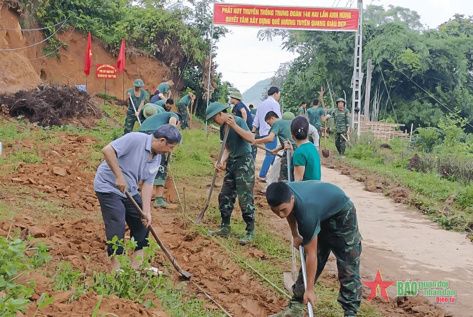 Hướng về cơ sở, giúp dân thiết thực