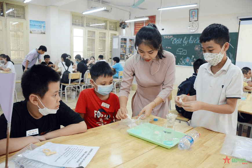 Bộ Giáo dục và Đào tạo khẩn trương tuyển dụng 27.850 biên chế giáo viên năm học mới