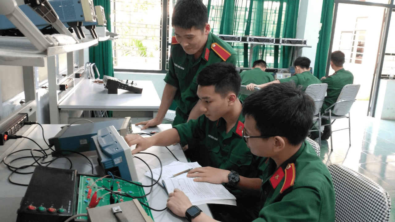 Hướng dẫn thí sinh đăng ký xét tuyển vào các học viện, trường trong quân đội năm 2022