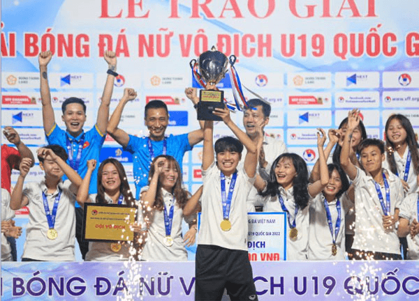Nhói lòng khoảng trống mênh mông
