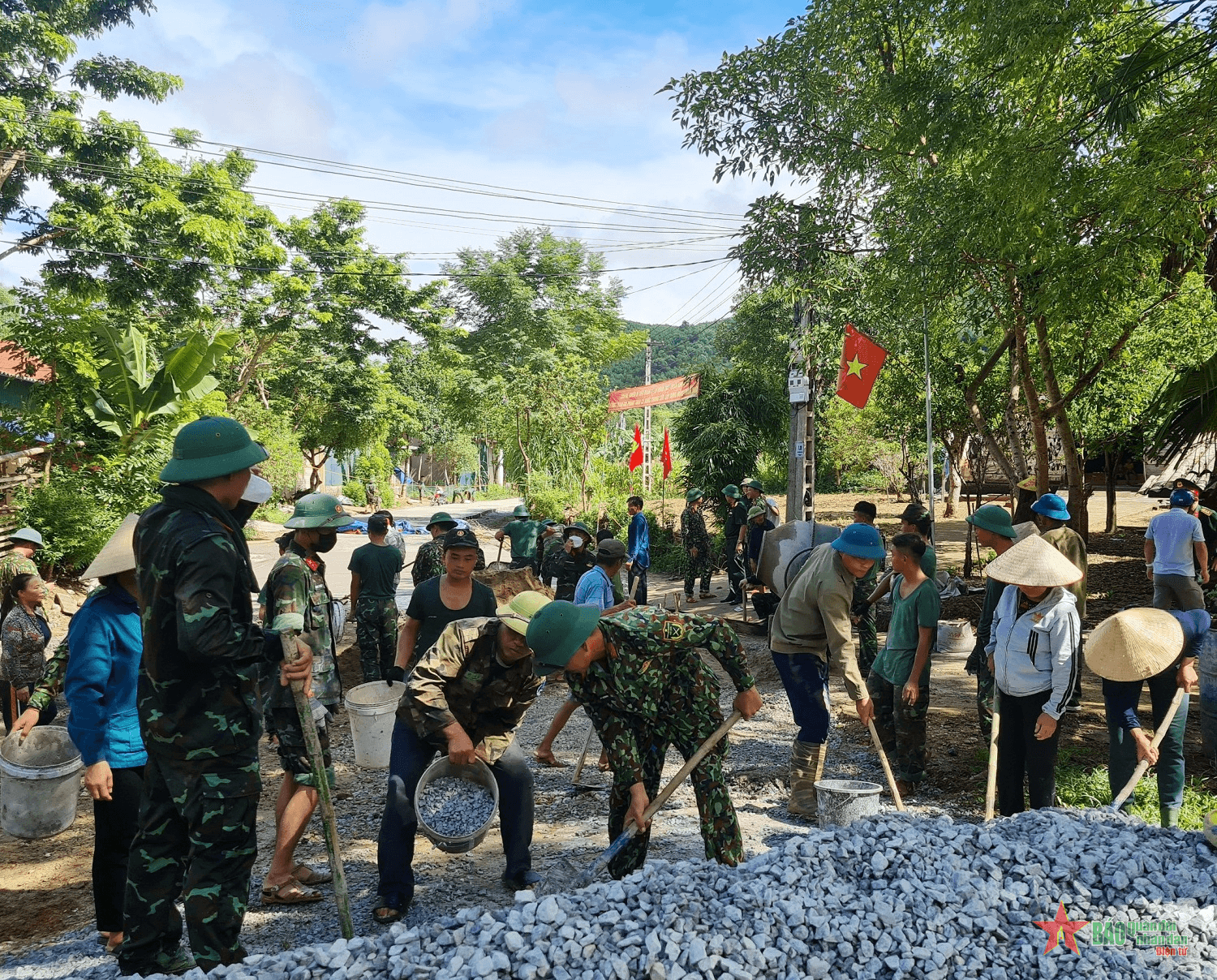 Lực lượng vũ trang Quân khu 4: Trách nhiệm, nghĩa tình với nhân dân