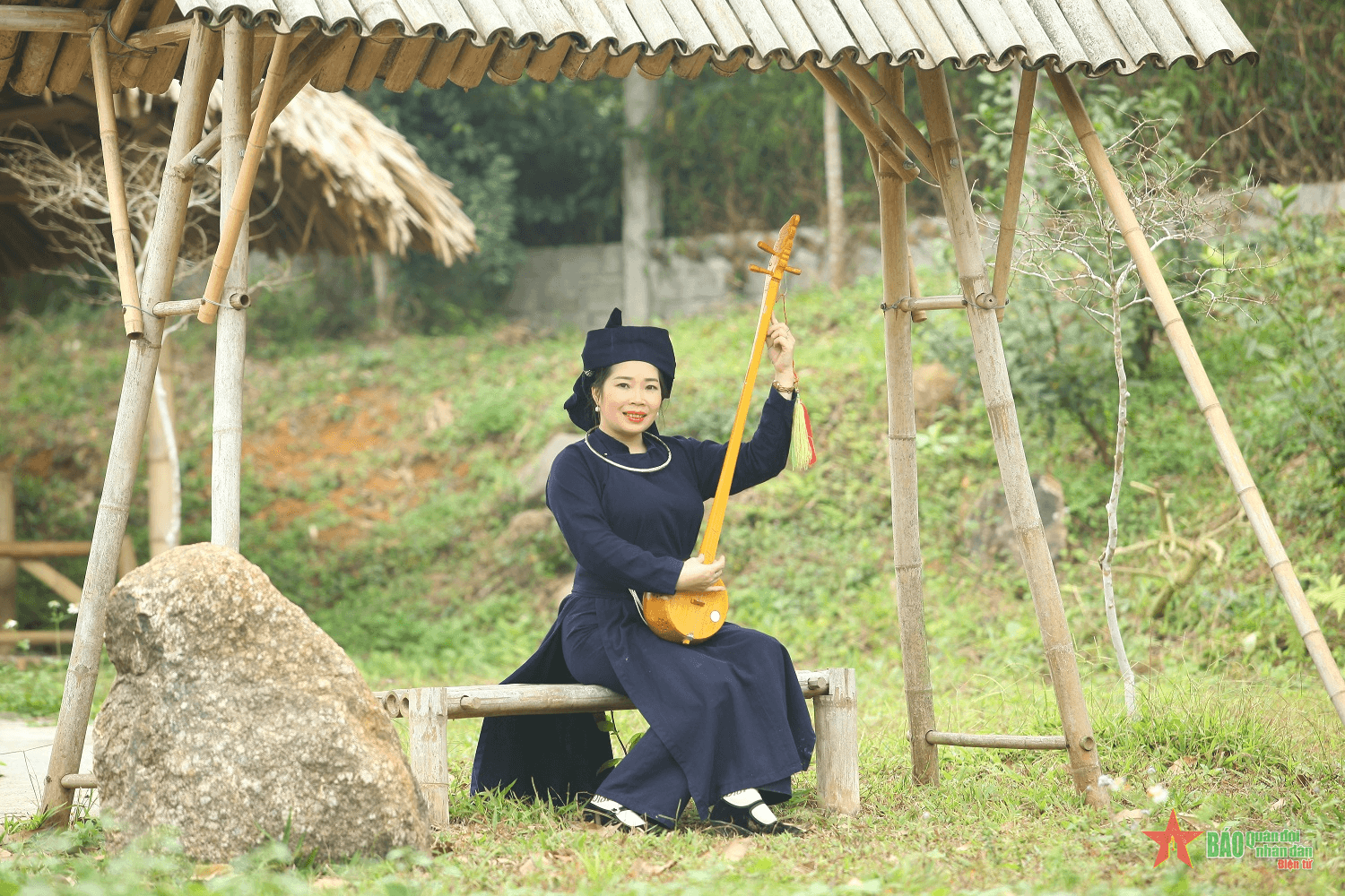Để làn điệu then Tày vang mãi