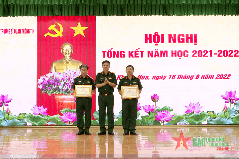 Trường Sĩ quan Thông tin tổ chức tổng kết năm học 2021-2022