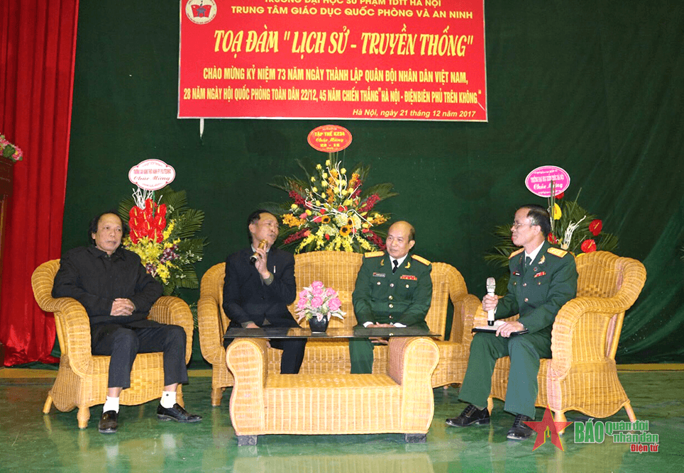 Mùa thu năm ấy chúng tôi ra trận…