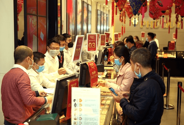Vàng duy trì ngưỡng giá hơn 67 triệu đồng/ lượng bán ra