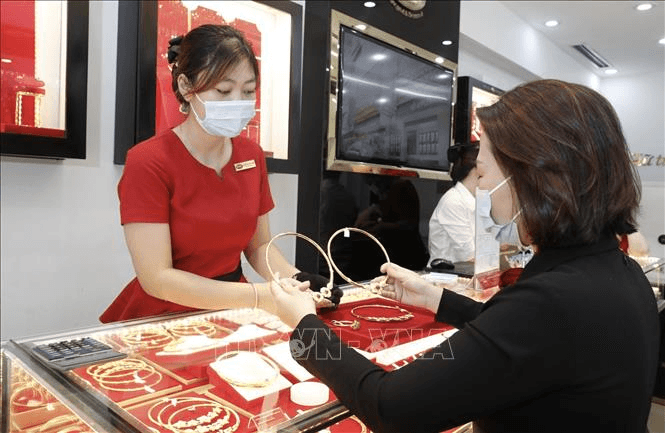 Giá vàng trong nước tăng nhẹ, vàng SJC tiến đến ngưỡng 67 triệu đồng/lượng