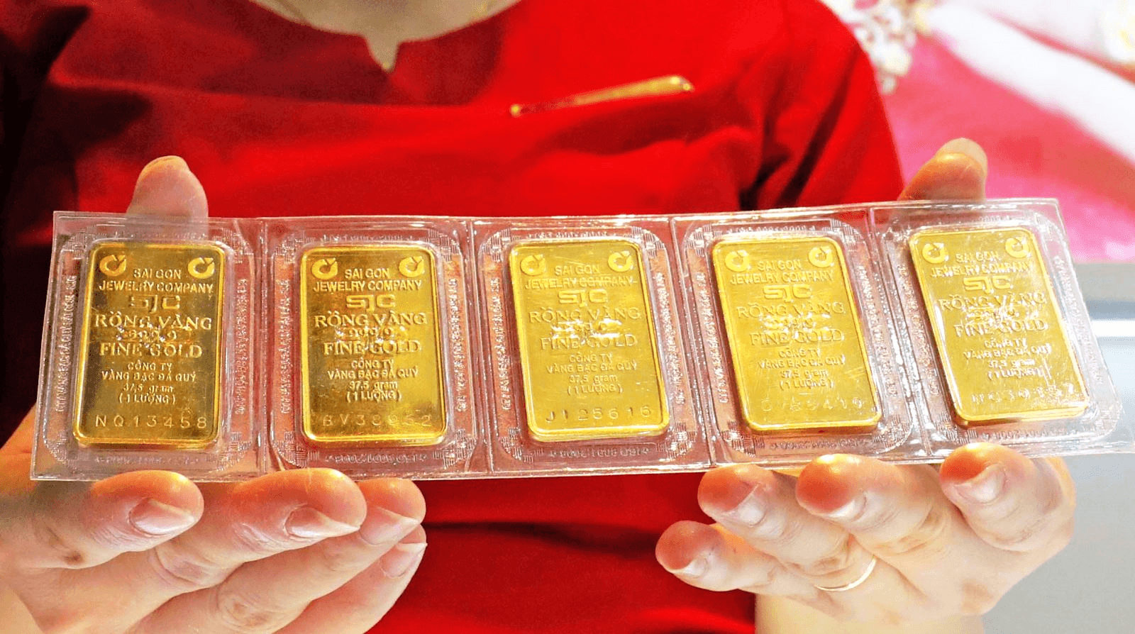 Vàng trong nước giảm giá nhẹ