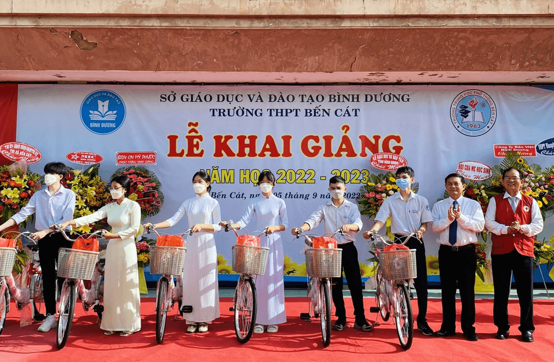 Rộn ràng ngày khai giảng năm học 2022-2023 tại Bình Dương