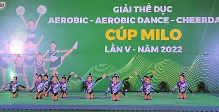 Phát triển phong trào tập luyện Aerobic trong nhà trường