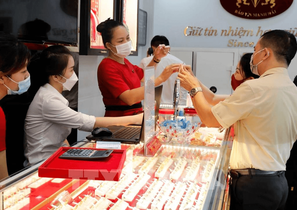 Giá vàng giằng co, vàng SJC vẫn duy trì ngưỡng 67 triệu đồng/lượng