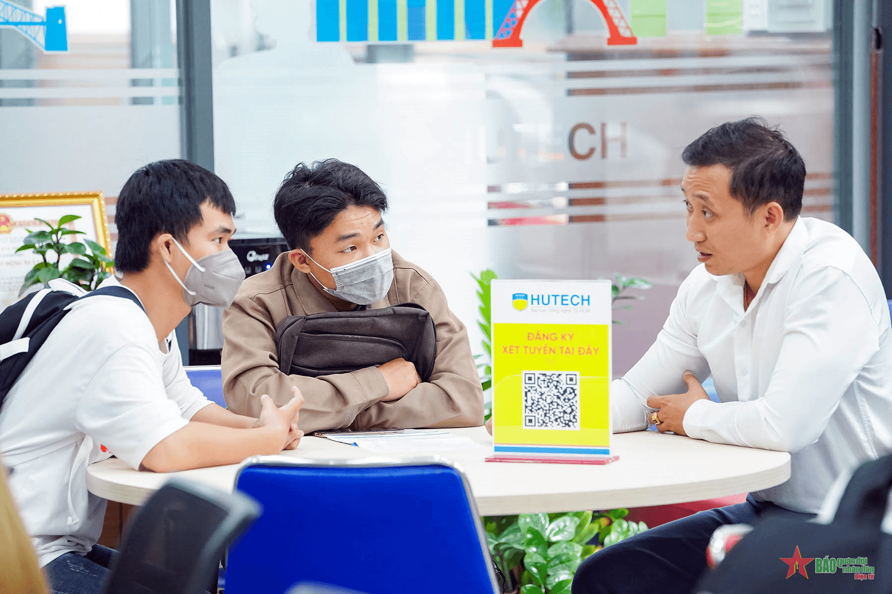 Nhiều trường đại học phía Nam công bố điểm chuẩn theo điểm thi tốt nghiệp Trung học phổ thông năm 2022