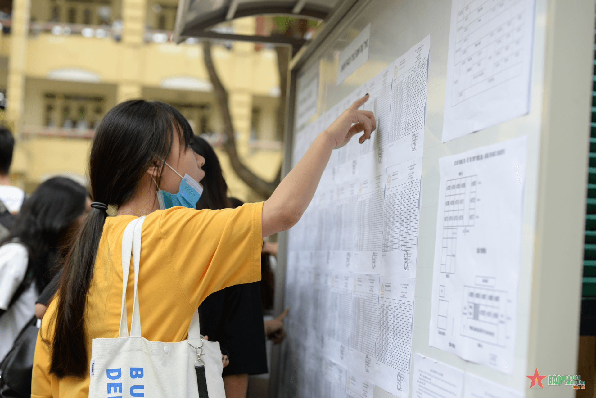 Tuyển sinh đại học năm 2022: Vì sao điểm trúng tuyển nhiều ngành “lên ngôi”?