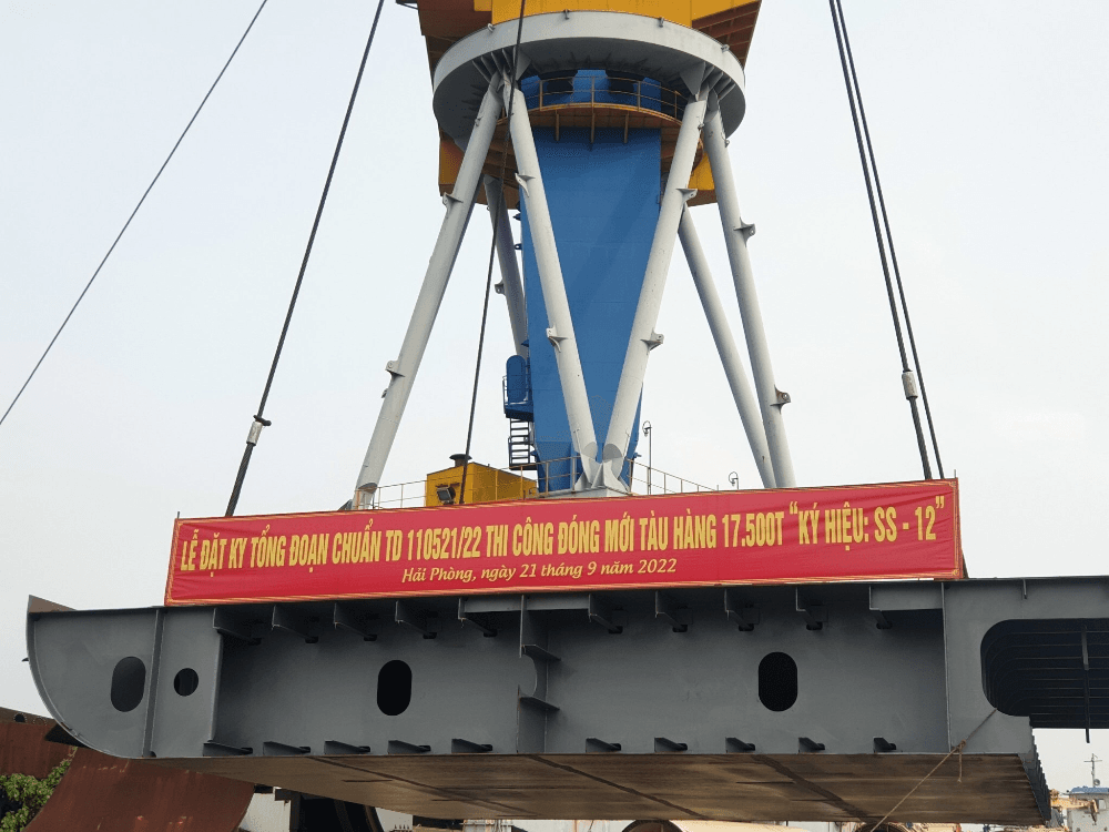 Đóng mới tàu chở hàng trọng tải 17.500 tấn tại Việt Nam