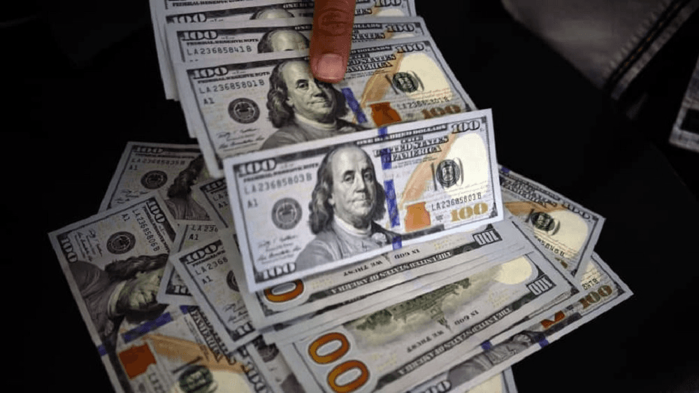 Tỷ giá USD hôm nay 25-9: Đồng USD đạt mức tăng tuần “khủng”, cán đỉnh 22 năm