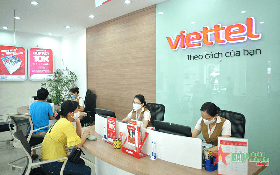 Viettel "liên thông" sóng di động, giúp người dân bảo đảm liên lạc sau bão số 4