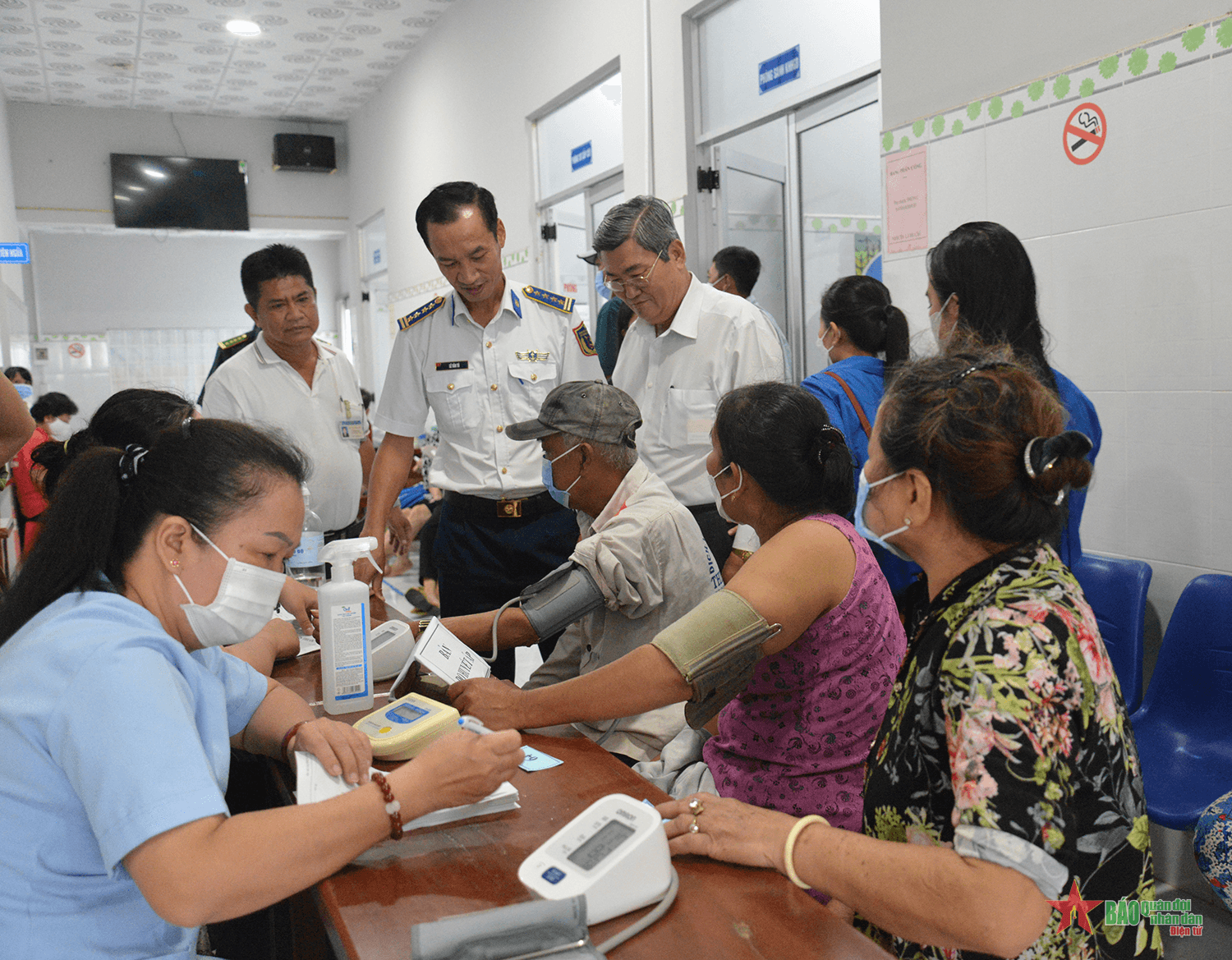 Chương trình "Cảnh sát biển đồng hành với ngư dân" tại Kiên Giang và Cà Mau