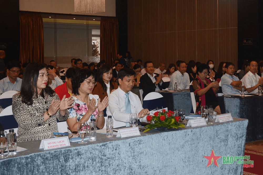 Tìm giải pháp, định hướng phát triển du lịch Khánh Hòa