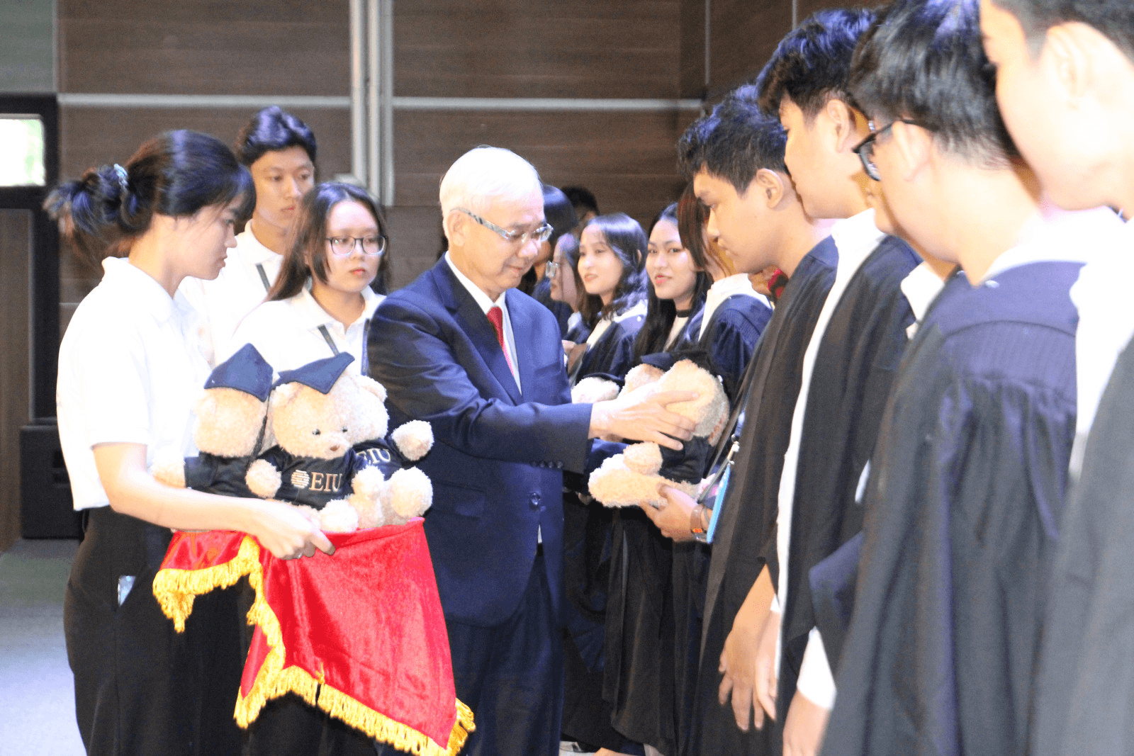 Trường Đại học Quốc tế Miền Đông chăm lo tốt học bổng cho sinh viên