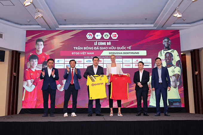 Chốt giá vé xem trận đội tuyển Việt Nam và Dortmund