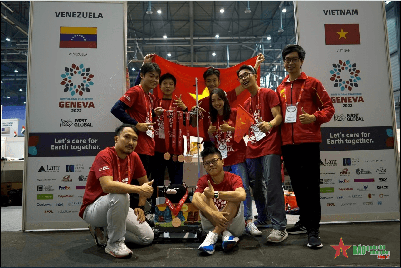 Việt Nam giành huy chương đồng tại cuộc thi robot thế giới FGC