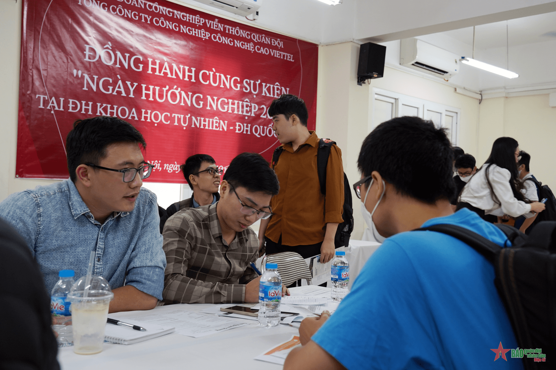 Sôi nổi Ngày Hướng nghiệp 2022