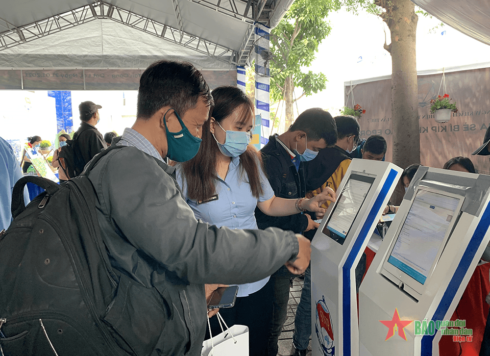 Vượt khó cùng chuyển đổi số